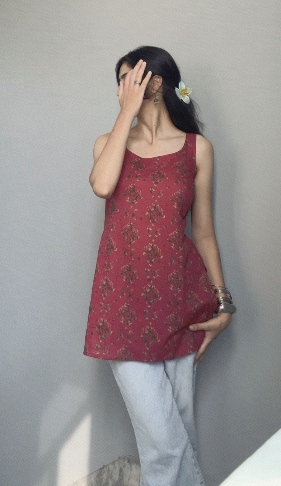 RUSTIC ROSE SLEEVELESS SHORT KURTI