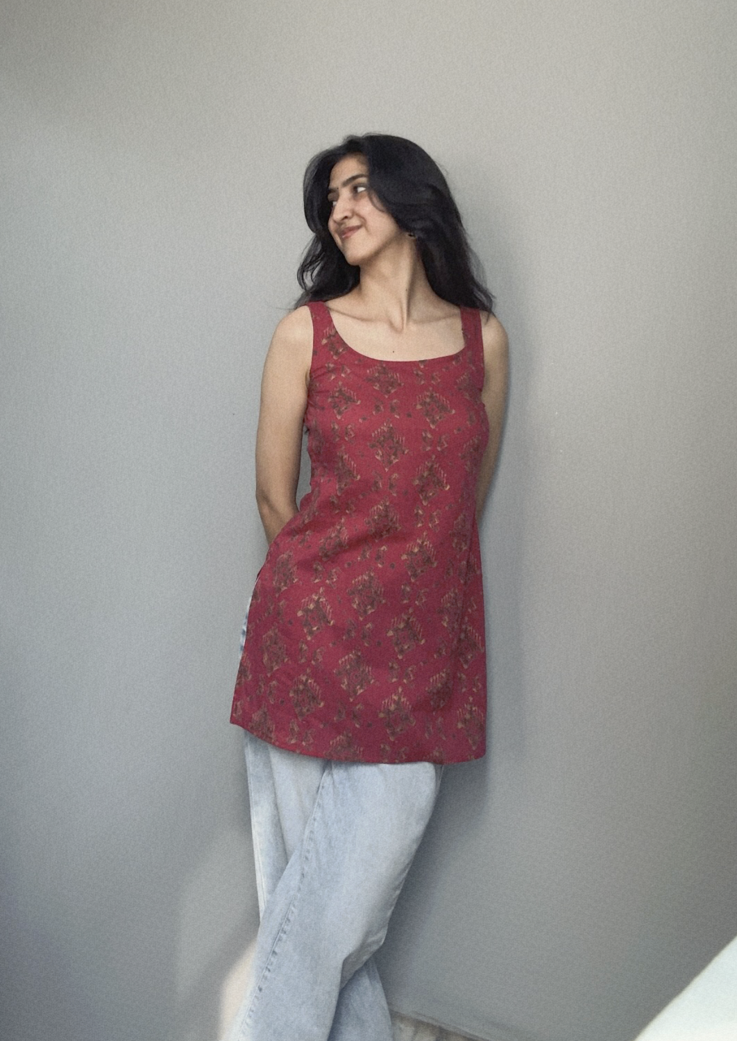 RUSTIC ROSE SLEEVELESS SHORT KURTI