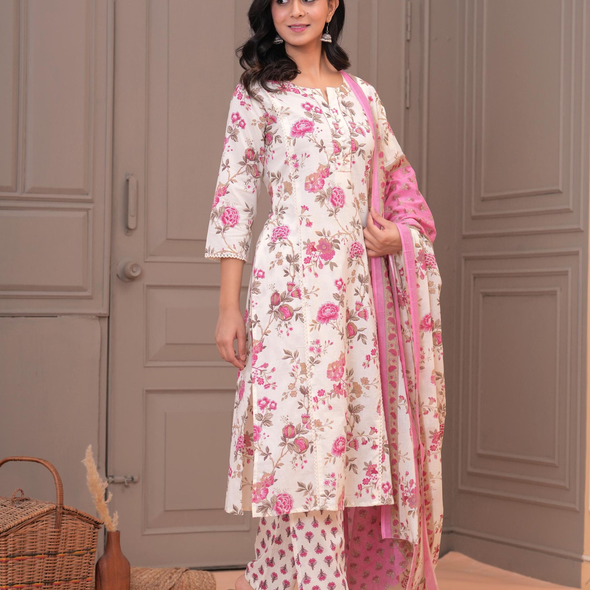 OFF-WHITE POMPOM STRAIGHT SUIT SET