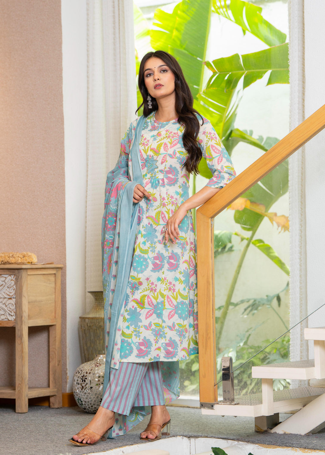 WHITE BLUE FLORAL PLEATED SUIT SET