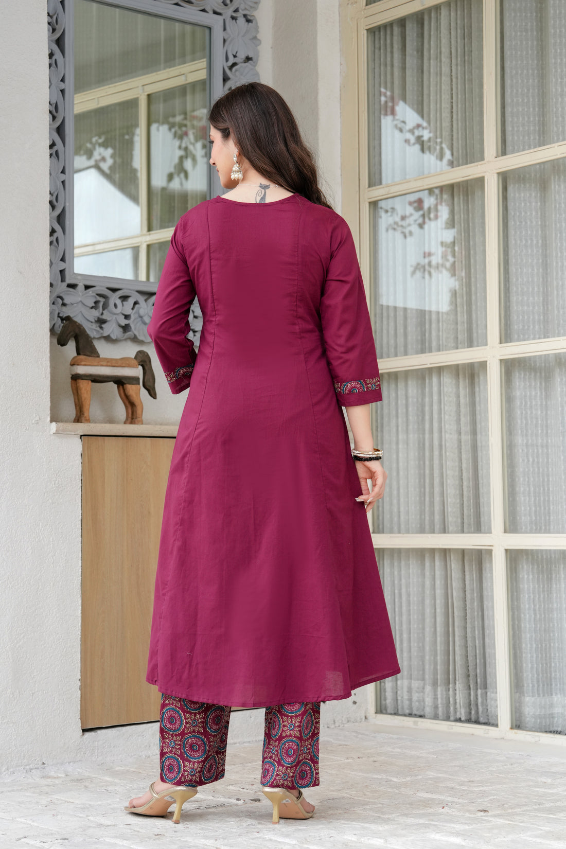 SOLID MAROON PLEATED