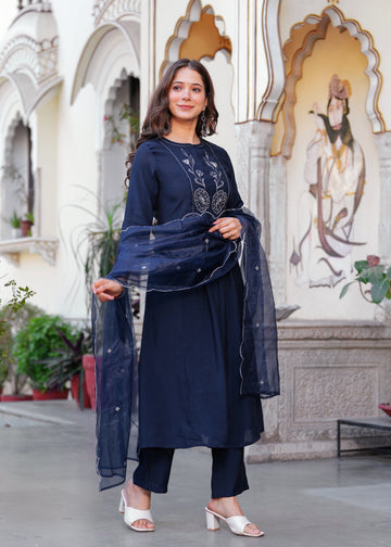 NAVY BLUE SOLID SILK PLEATED