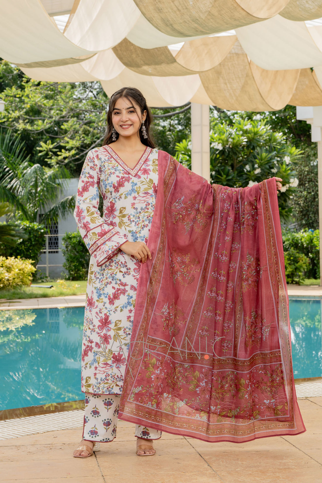 ROSEWOOD IVORY LACE DETAILED SUIT SET