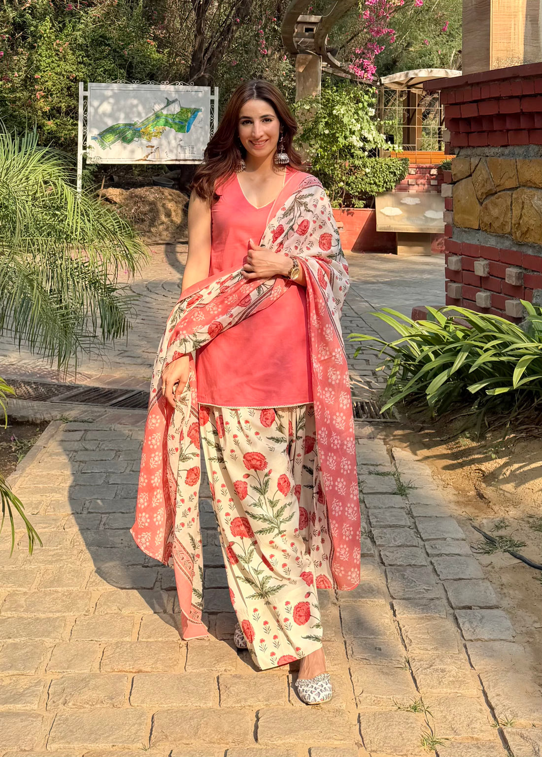 PEACH BLOOM FARSI SUIT SET (SLEEVELESS)