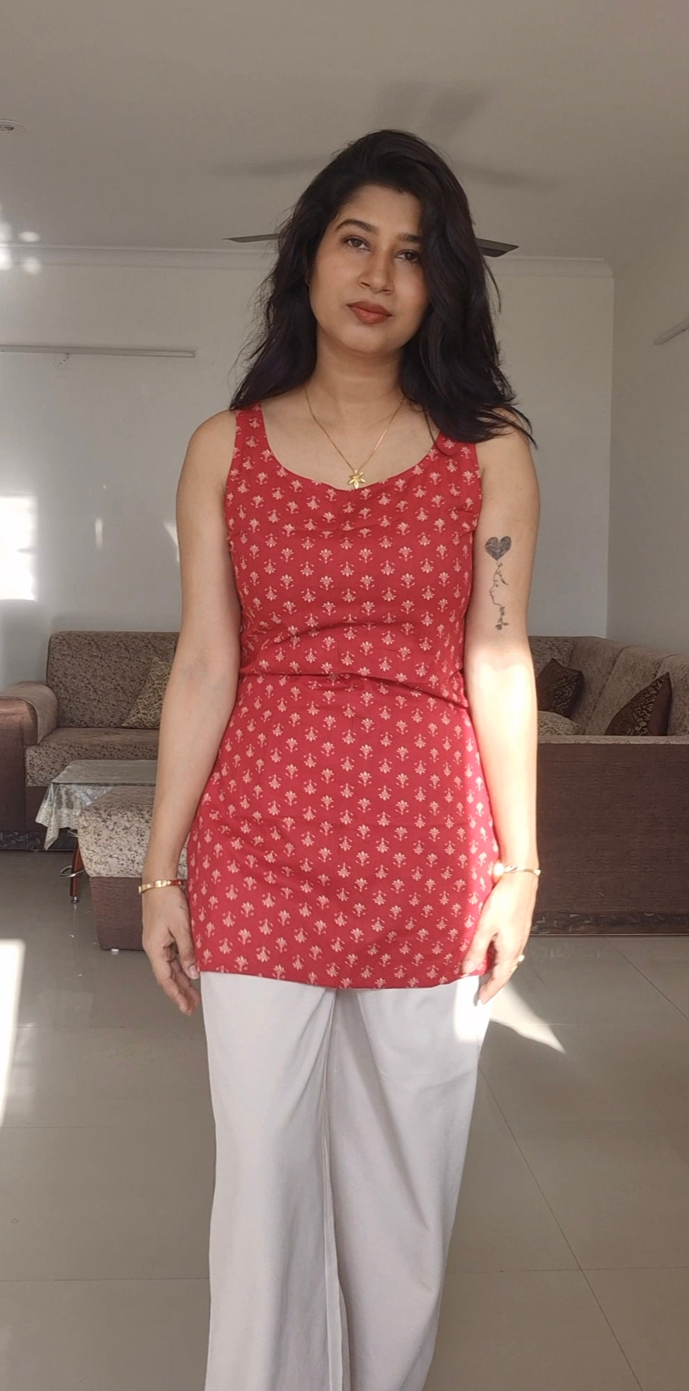 RED SLEEVELESS SHORT KURTI