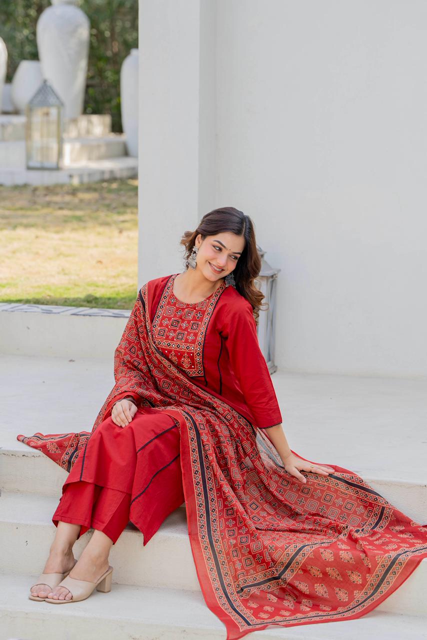 CORAL LACE STRAIGHT SUIT SET