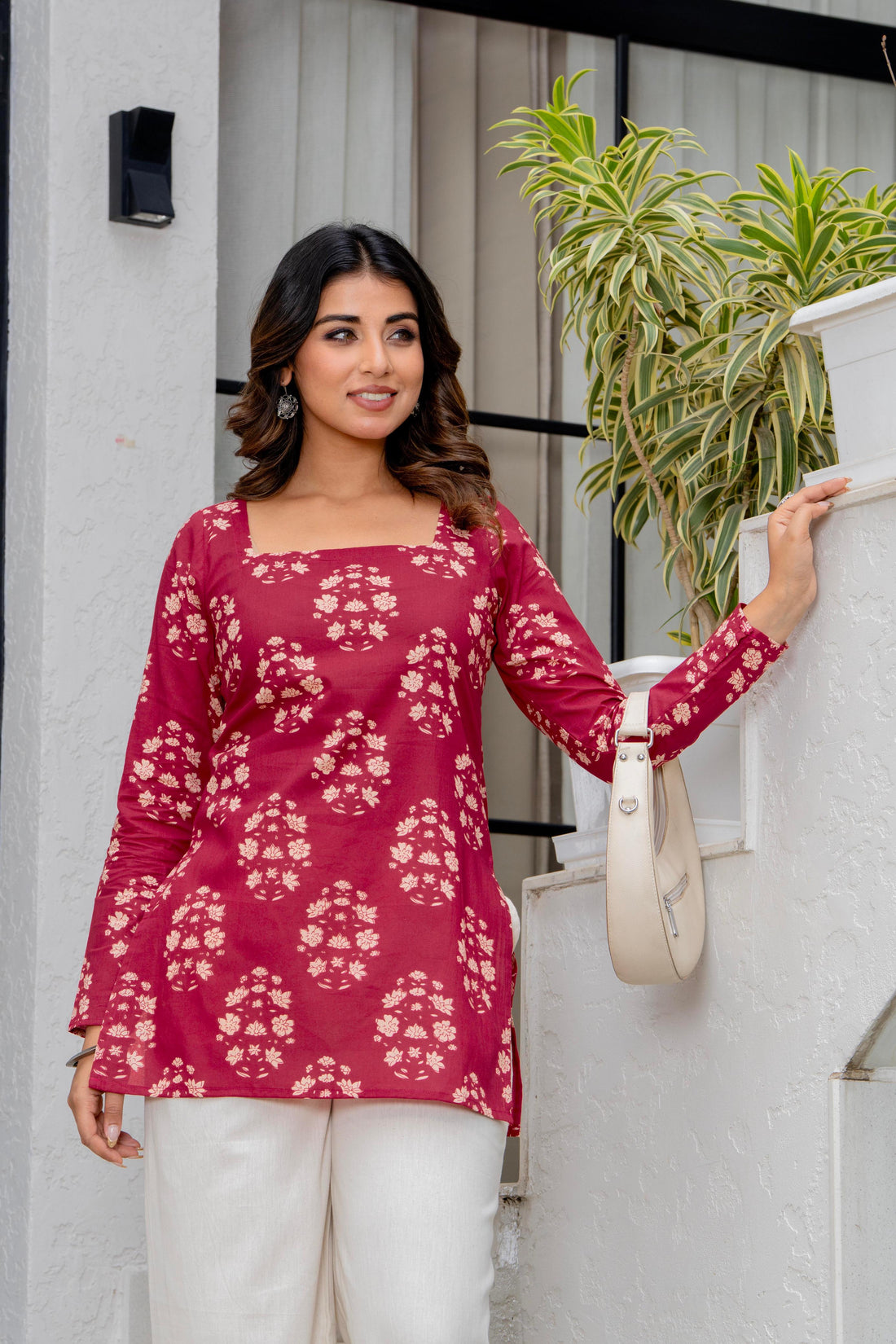 RED HAND BLOCK SQUARE NECK KURTI