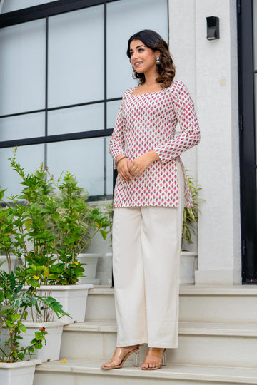 GULABI BUTI SQUARE NECK KURTI