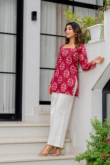RED HAND BLOCK SQUARE NECK KURTI