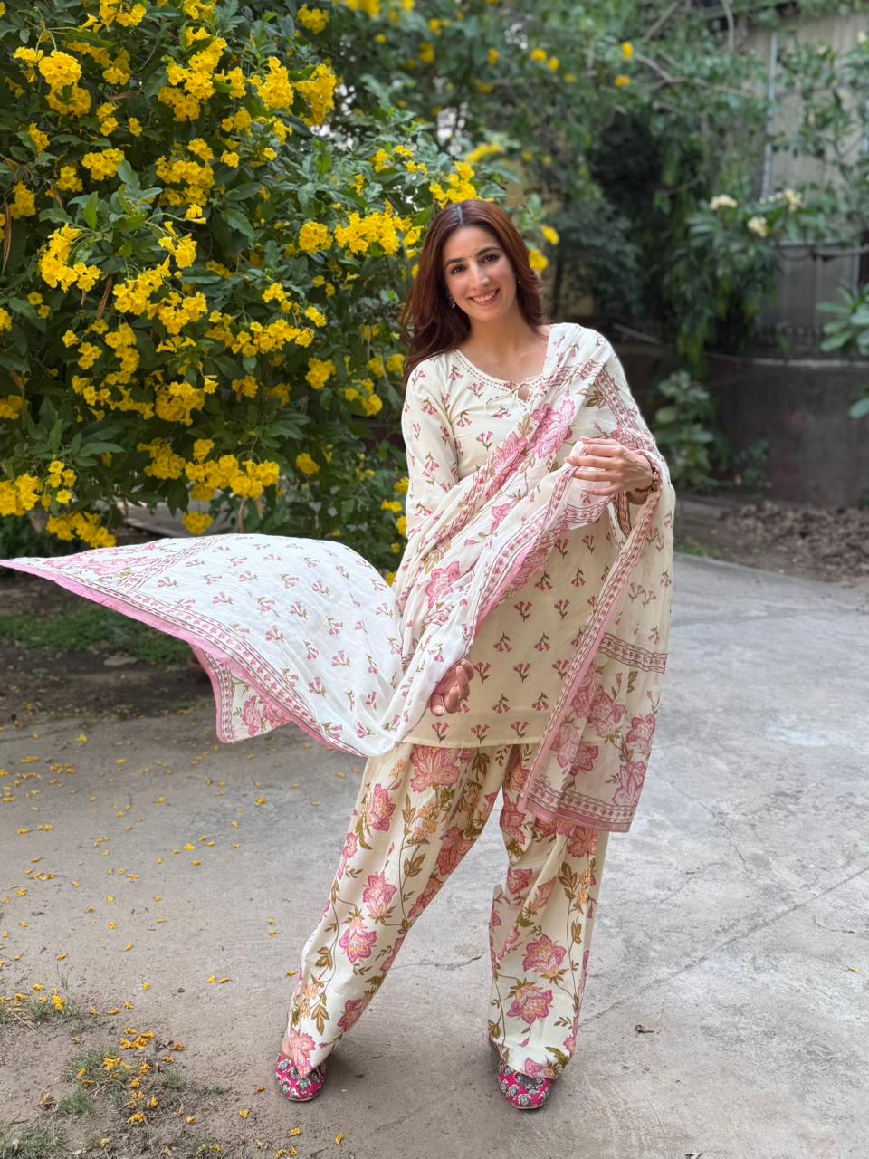 PASTEL BLOOM TASSEL FARSI SUIT